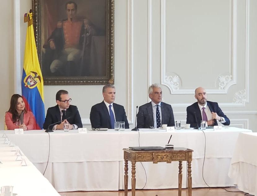 MinAmbiente firma acuerdo con la SAC para fortalecer la gestión ambiental del sector agrícola