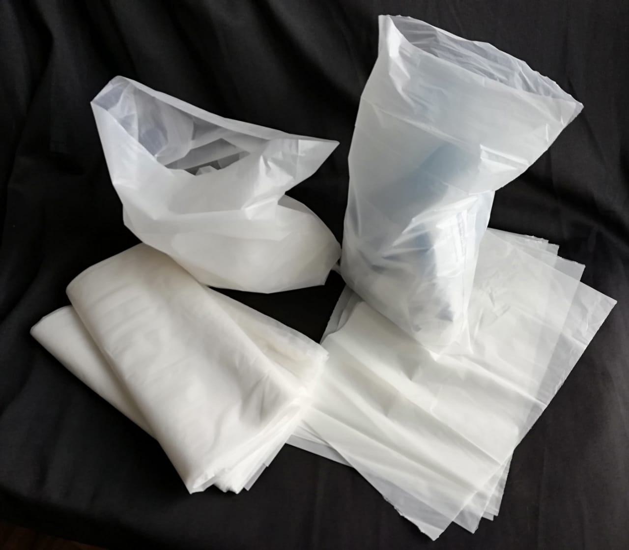 Con residuos de plátano y almidón orgánico los negocios verdes de Colombia crean bolsos alternativos