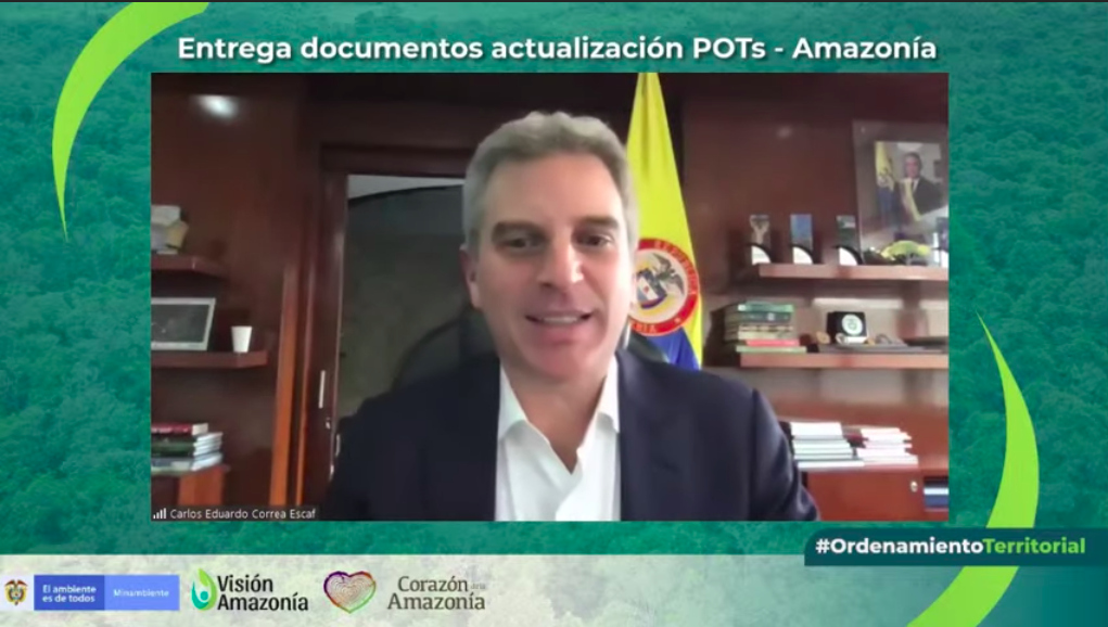 Ministro de Ambiente entrega documentos técnicos para actualización de planes de ordenamiento territorial a 16 municipios de la Amazonía