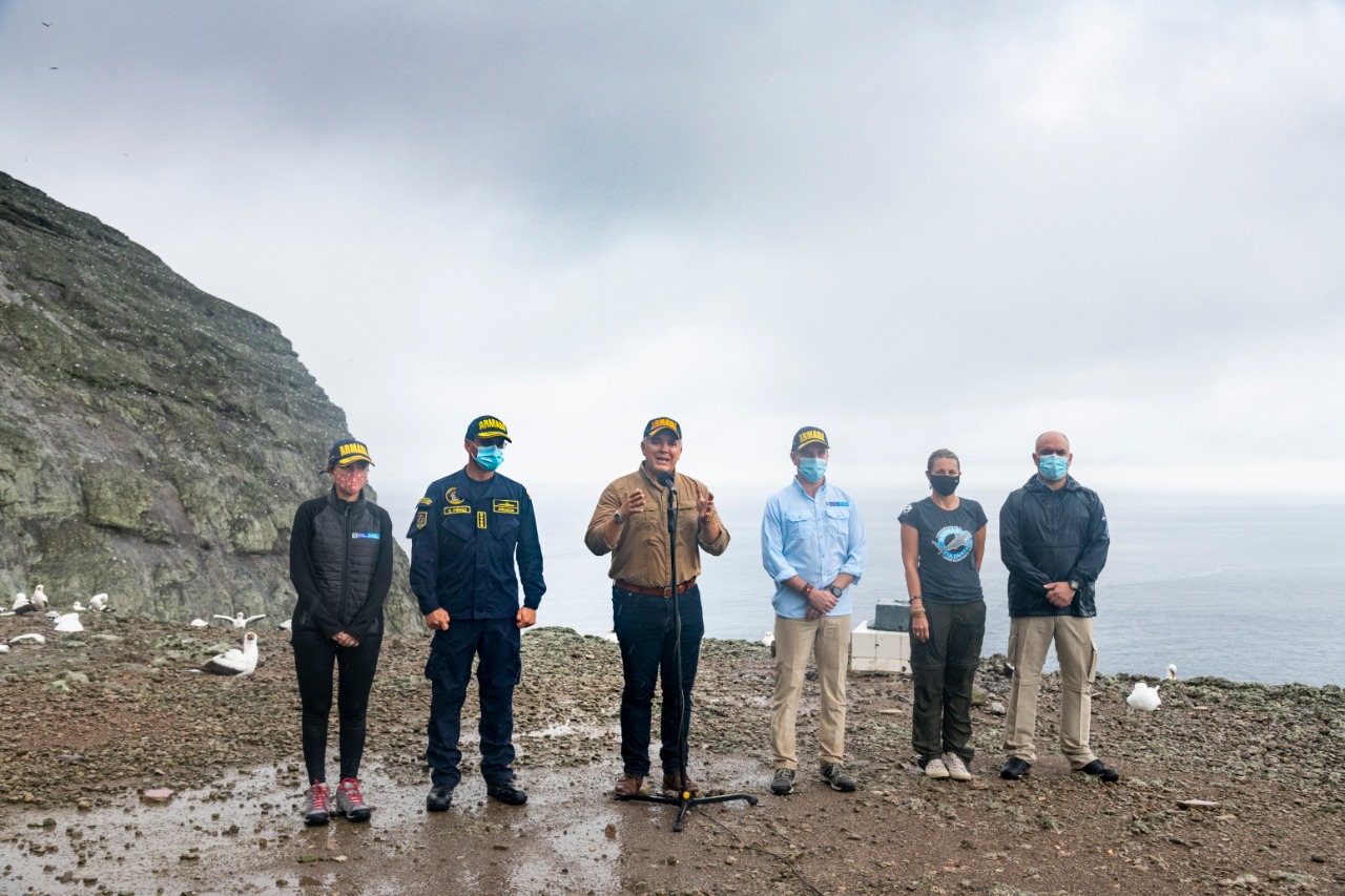“La Isla de Malpelo tendrá monitoreo ambiental permanente”: ministro Correa