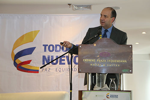 El 40% de la madera que se comercializa en el país es ilegal: Ministro Gabriel Vallejo