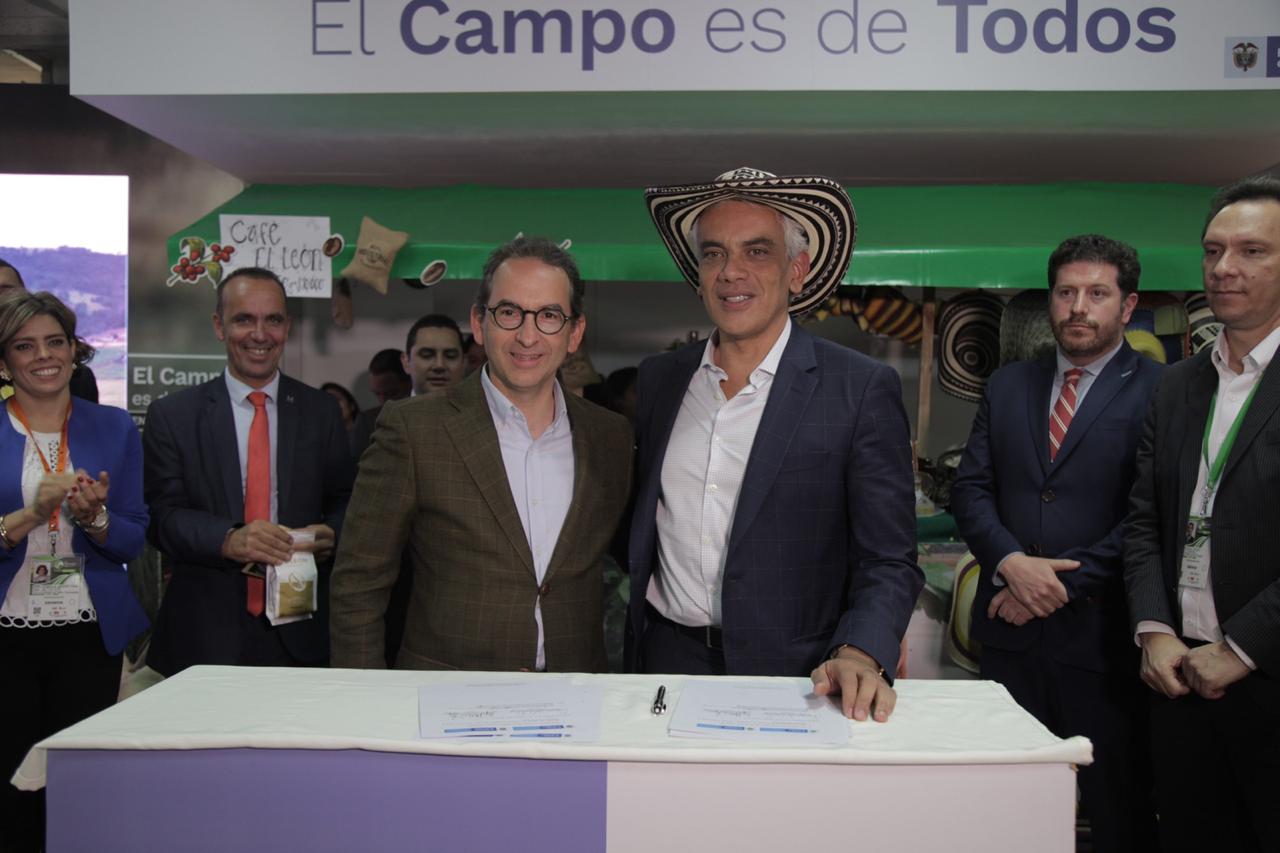 MinAgricultura y MinAmbiente sellan alianza para coordinar inversión de US$60 millones para adelantar producción agropecuaria ambientalmente sostenible