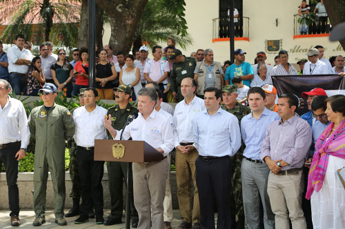 Presidente Santos reitera llamado a ahorrar agua y energía porque el Fenómeno de El Niño irá hasta marzo de 2016
