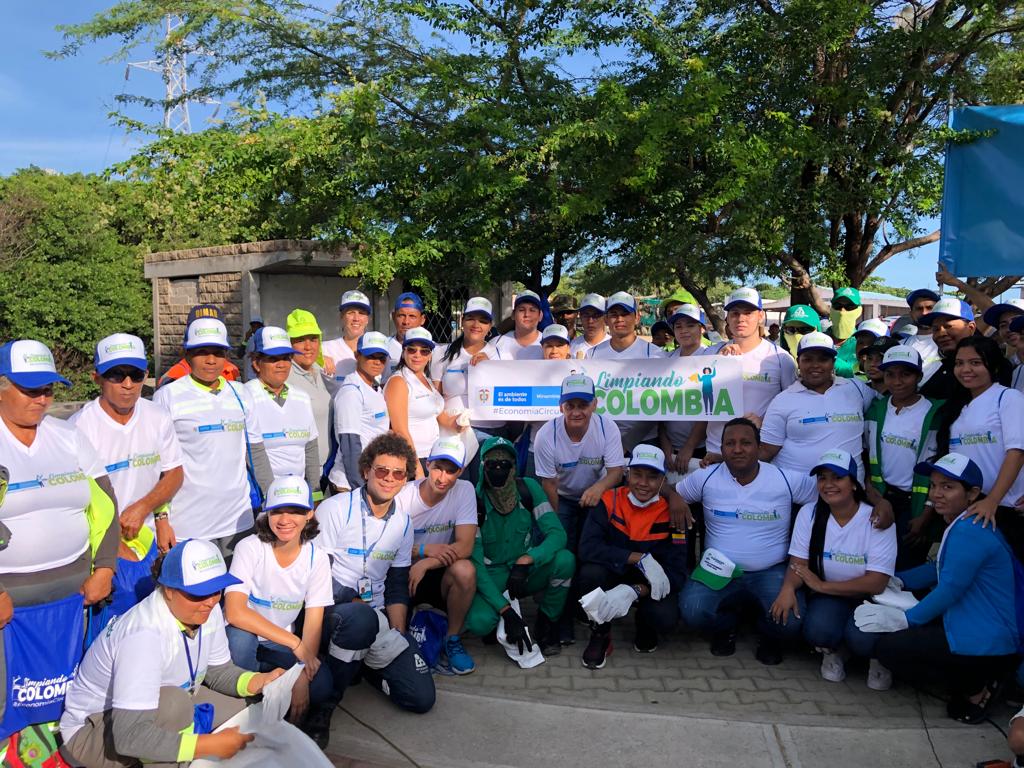 Minambiente inicia campaña “Limpiando Colombia” que impulsa jornadas de limpieza en las regiones