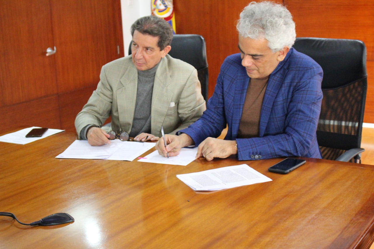 Minambiente y FEDEGAN firman Acuerdo Cero Deforestación para sector cárnico y de lácteos