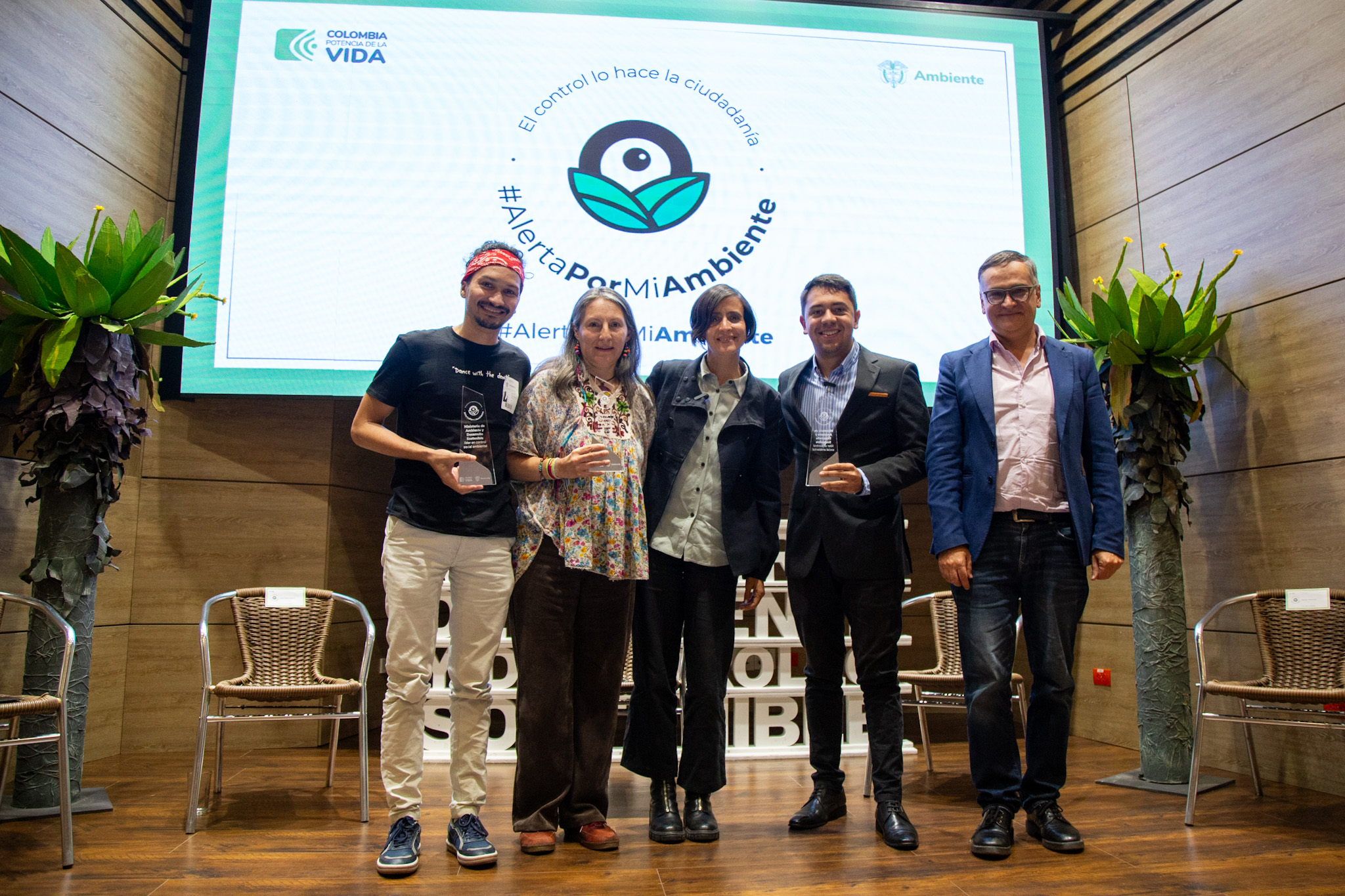 Minambiente lanzó programa de veeduría ciudadana para proyectos en Bogotá, Cartagena y Pacífico
