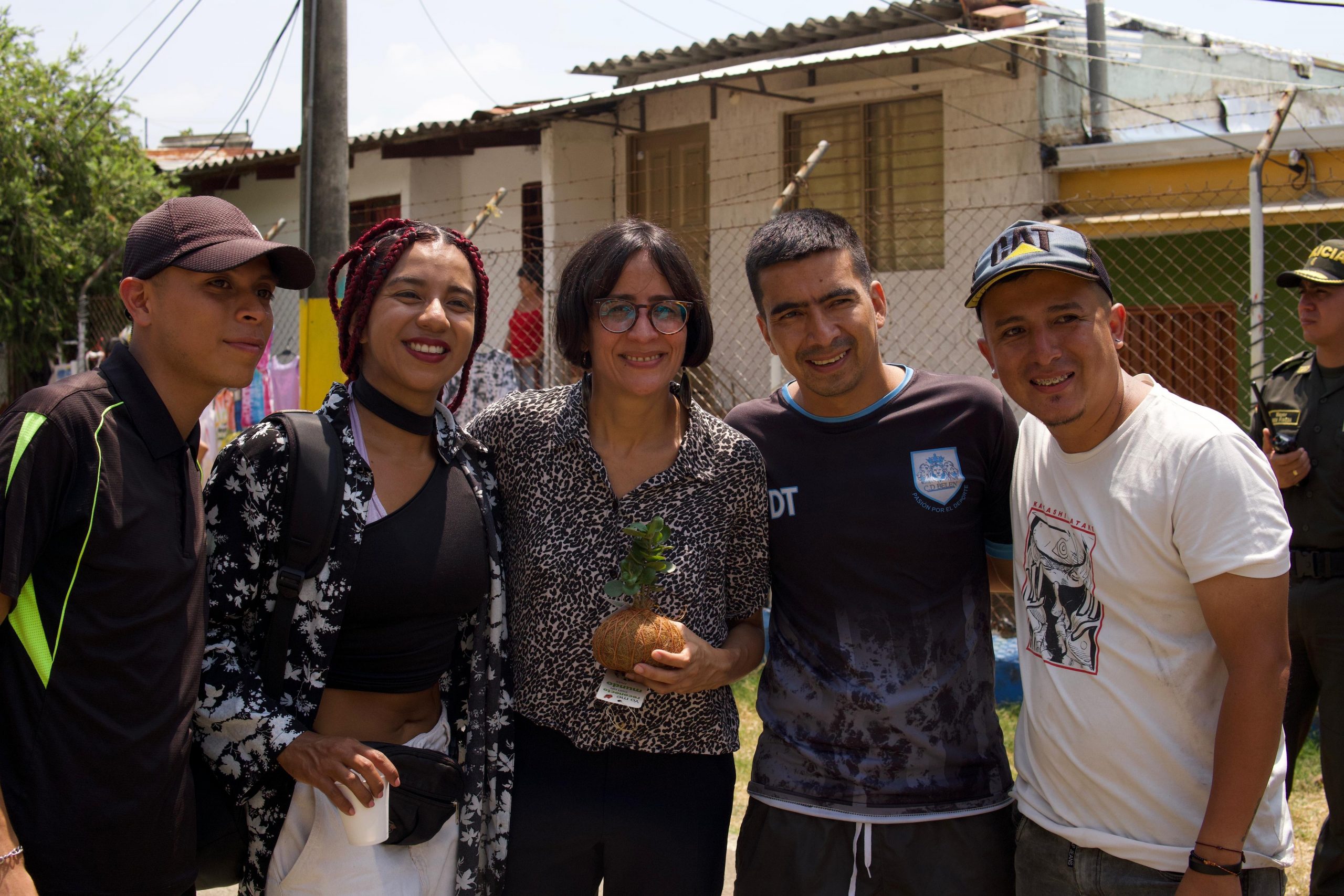 Cali da ejemplo: comunidades de Siloé adelantan acciones en pro de la Paz con Naturaleza