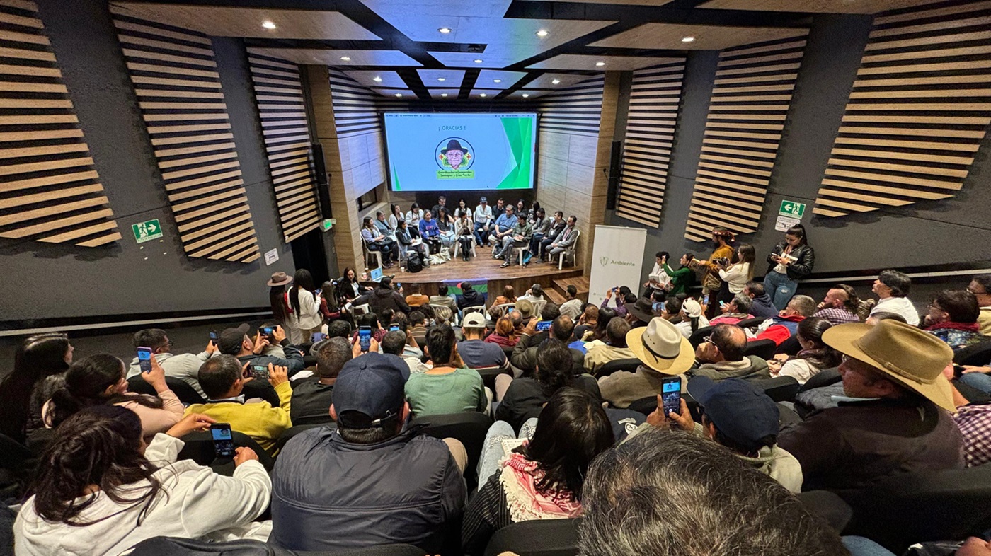 MinAmbiente y campesinos, sellan acuerdo para avanzar en delimitación del páramo Cruz Verde-Sumapaz