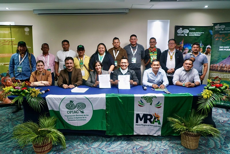 Minambiente y pueblos indígenas firman pacto por conservación de biodiversidad en la Amazonía