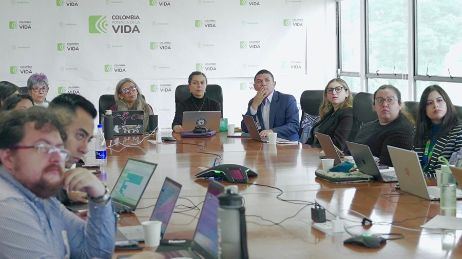 Minambiente instala mesa de seguimiento sobre Proyectos REDD+ en territorio Pirá Paraná