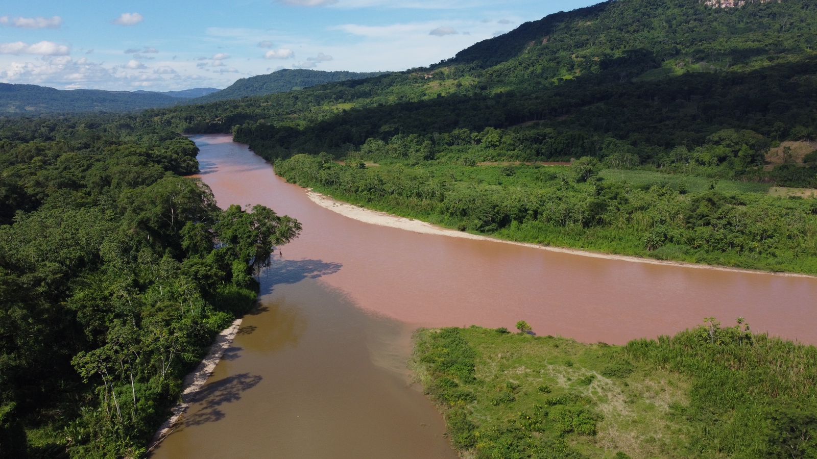 Minambiente expide decreto para proteger áreas estratégicas por crisis en el Catatumbo