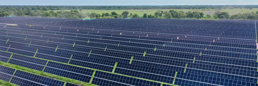Gobierno impulsa transición energética con nuevo decreto para licenciamiento de energía solar